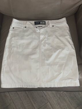 Women’s Izod White Denim Mini Skirt